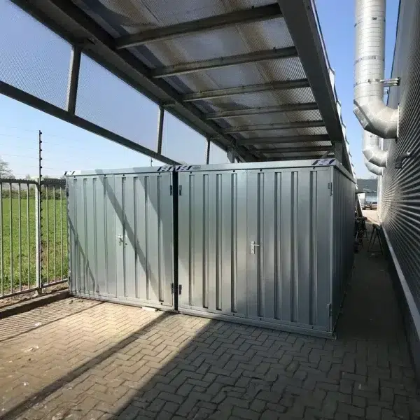 5 x 2 bos containers naast elkaar