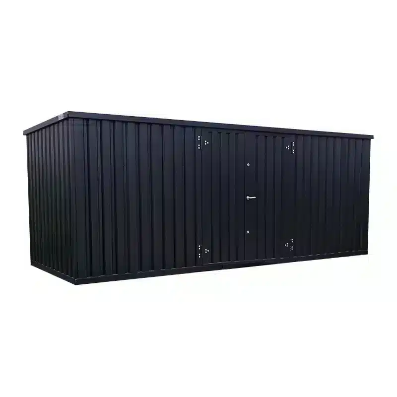zwarte grote container met witte achtergrond