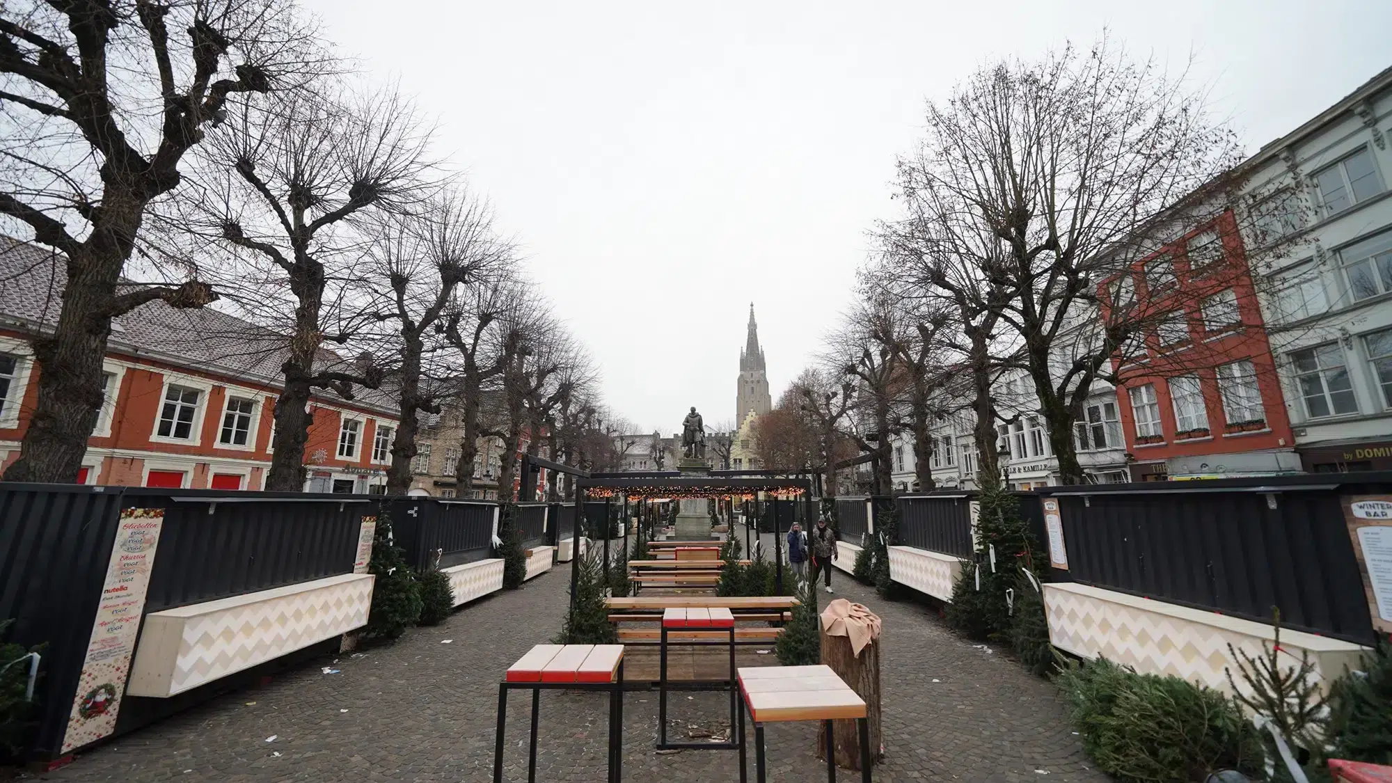 Kerstmarktkraam met barcotnainers